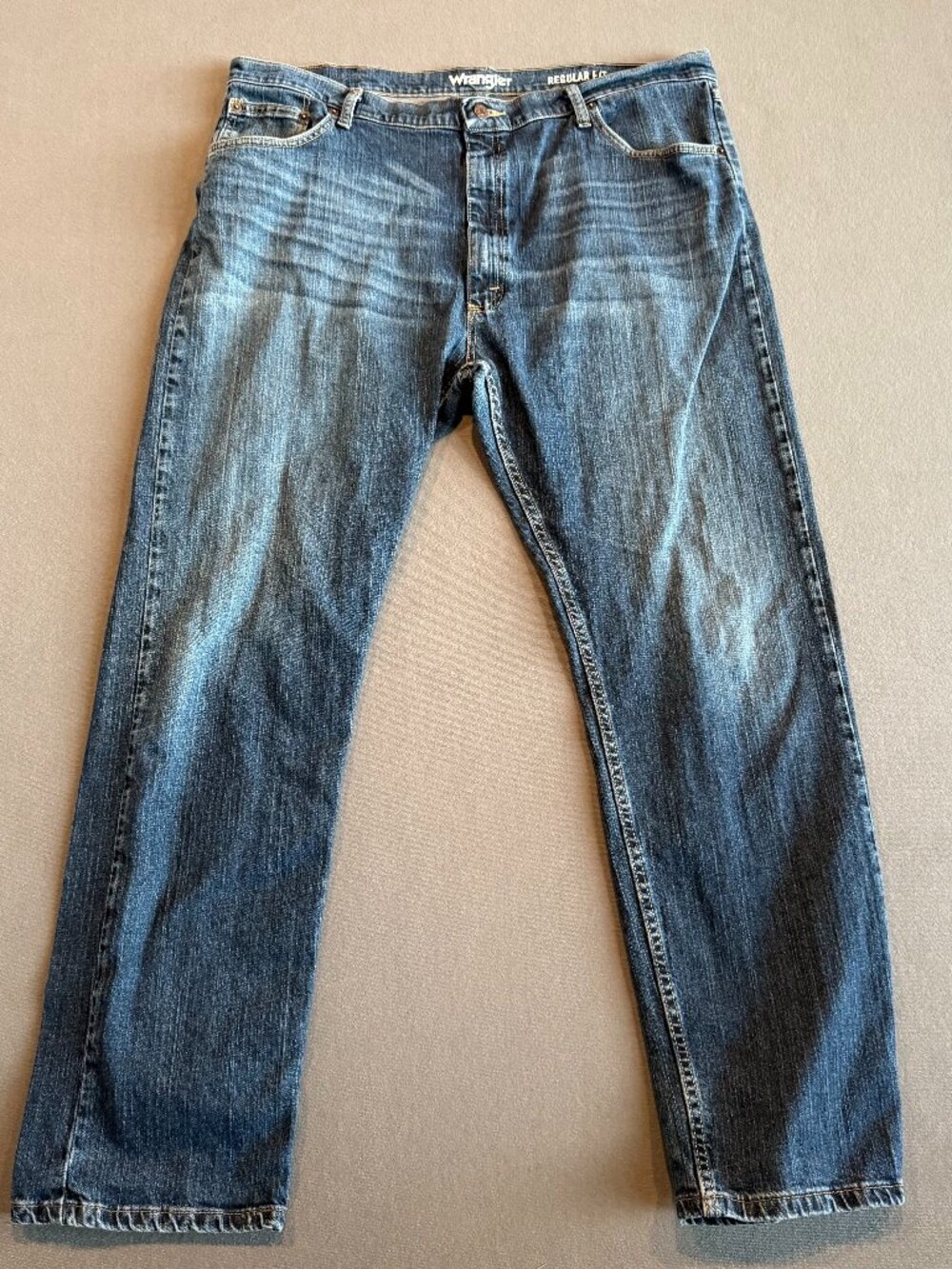 Wrangler Regular Fit Jeans Mens 42x32 Blue Denim Faded Wash